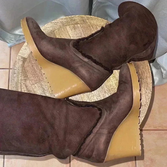 Gucci chocolate Brown 8 1/2 Shearling Wedge Boots - Picture 6 of 9
